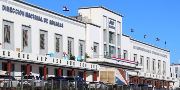 Aduanas registró superávit de 12,5% en la recaudación por tercer mes consecutivo