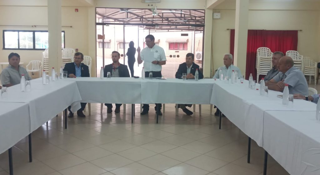 Presentaron iniciativa para un ferrocarril en el Chaco Presentaron iniciativa para un ferrocarril en el Chaco