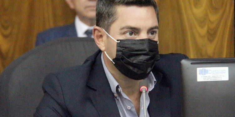 Continúa desacuerdo sobre el fondo de estabilización del precio de combustibles