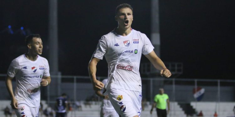 El Tricolor logró su primer triunfo de local El Tricolor logró su primer triunfo de local