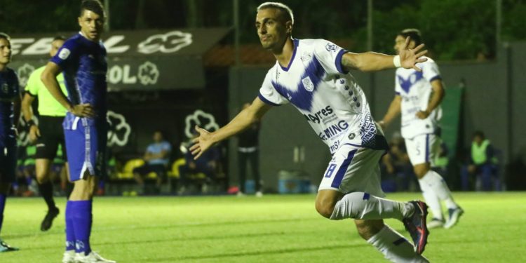 La V Azulada se impuso de local La V Azulada se impuso de local