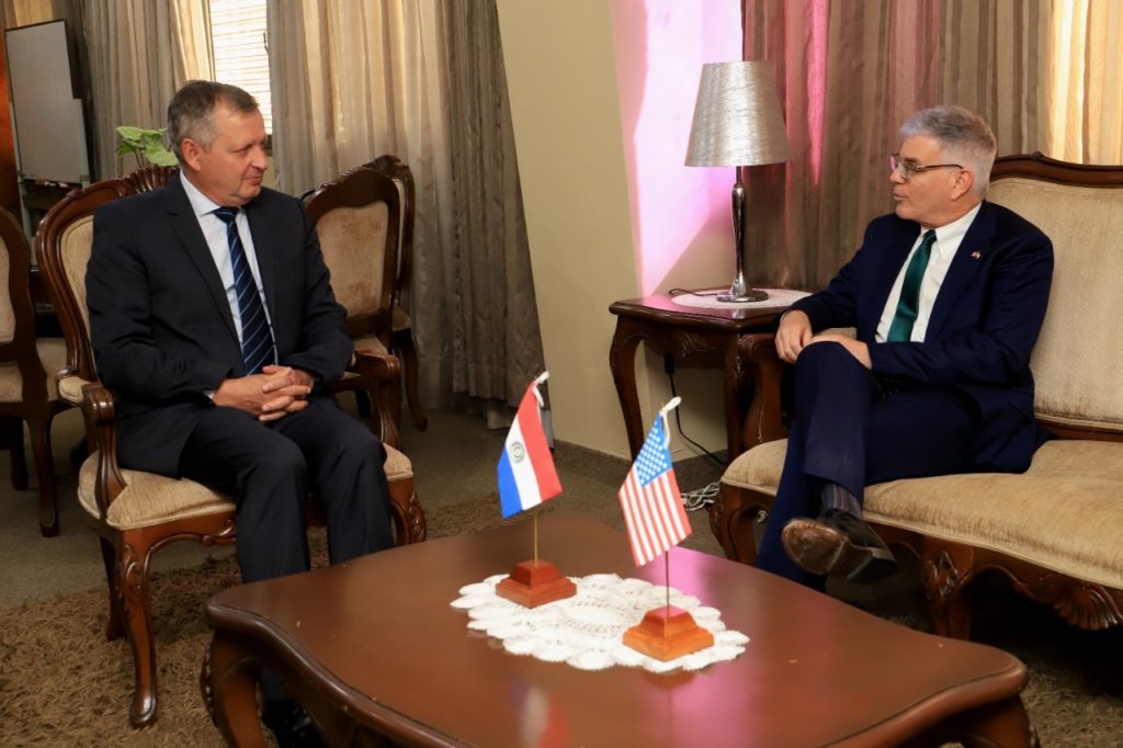 Paraguay y EE.UU tratan sobre producción agropecuaria y apertura del mercado a la carne paraguaya