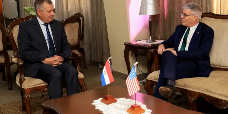 Paraguay y EE.UU tratan sobre producción agropecuaria y apertura del mercado a la carne paraguaya