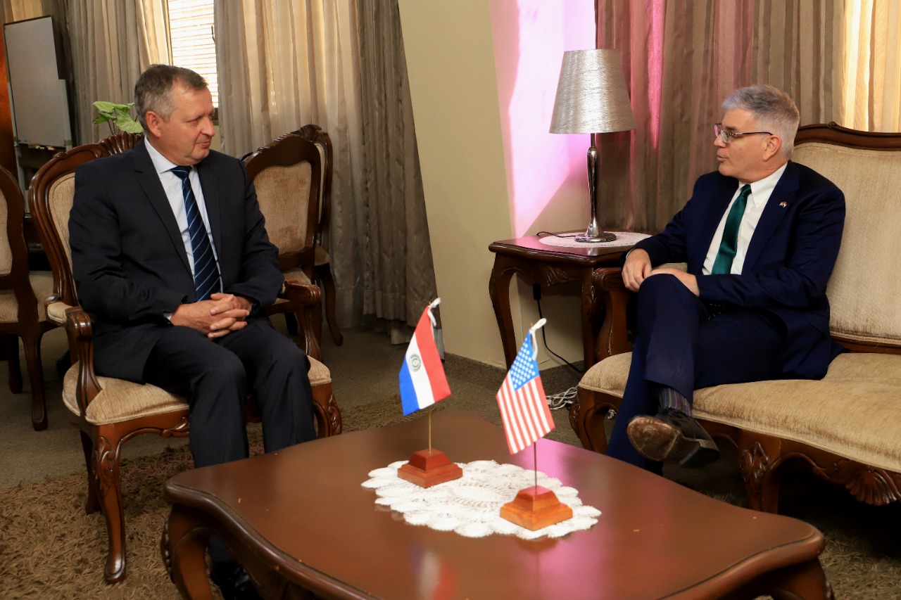 Paraguay y EE.UU tratan sobre producción agropecuaria y apertura del mercado a la carne paraguaya