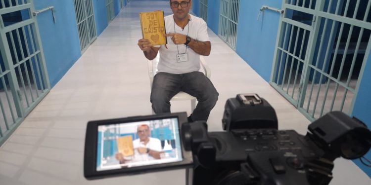 Adolfo Trotte, ex barrabrava de Olimpia, muestra una nueva vida detrás de las rejas