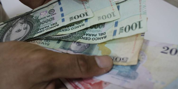 Ingresos de los paraguayos son los más bajos en las últimas dos décadas Ingresos de los paraguayos son los más bajos en las últimas dos décadas