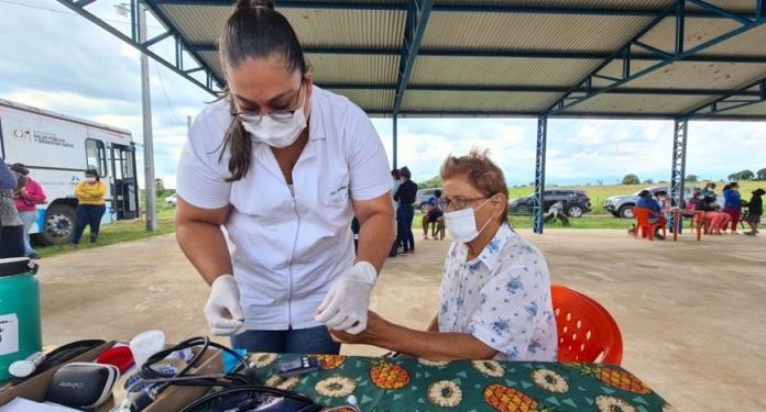 Equipos de salud llegan con atención integral a pobladores de Pdte. Hayes Equipos de salud llegan con atención integral a pobladores de Pdte. Hayes