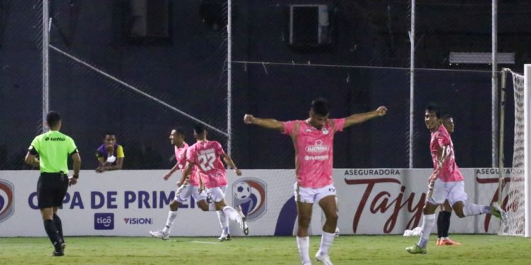 Tacuary ganó en la Toldería y complicó aún más al Indio