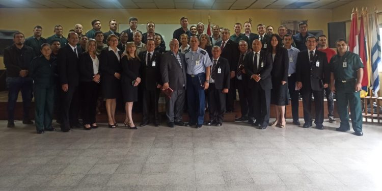 Buscan dotar de herramientas al personal militar.