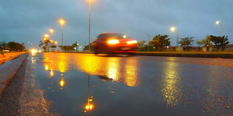 Anuncian fin de semana húmedo con lluvias y tormentas