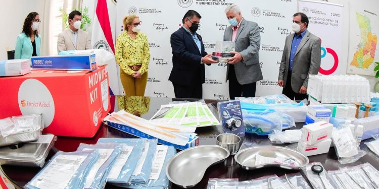 Salud recibe kit para atención de parto y control prenatal Salud recibe kit para atención de parto y control prenatal