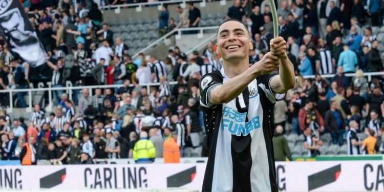 De la mano de Almirón, Newcastle hilo su tercer triunfo De la mano de Almirón, Newcastle hilo su tercer triunfo