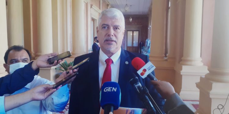 Mediante visita de delegación coreana buscan finiquitar detalles del tren de cercanías