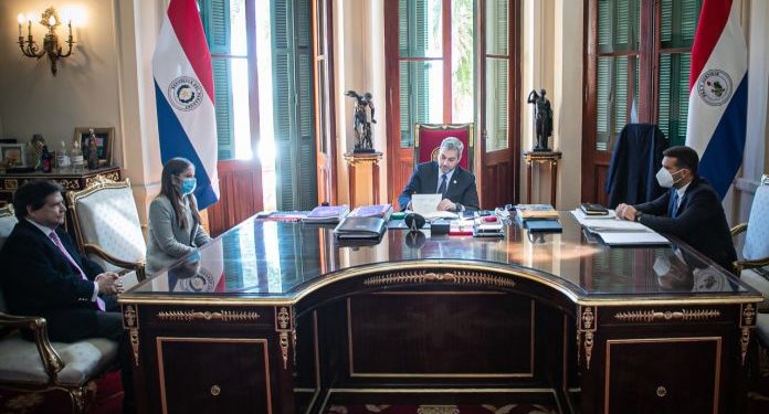 Ejecutivo promulga leyes para ejecutar obras viales de gran impacto en el Chaco Ejecutivo promulga leyes para ejecutar obras viales de gran impacto en el Chaco