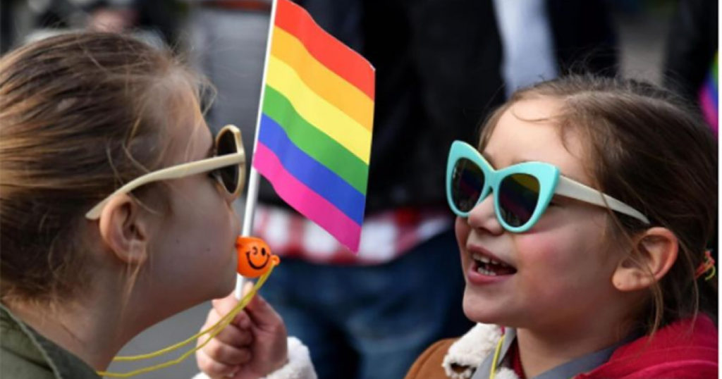 Alabama aprueba ley que criminaliza la transición de género en niños