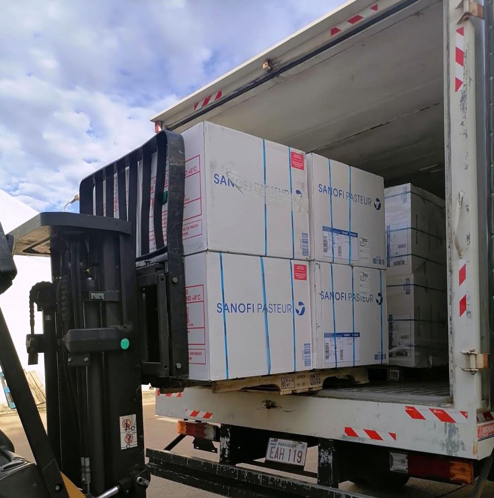 Salud anuncia el arribo de 579.000 dosis para adultos contra la influenza