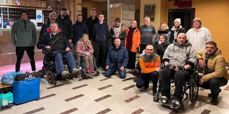 Ministerio Cristiano rescata a más de 300 personas con discapacidad de Ucrania.