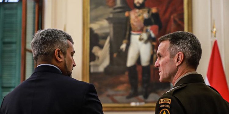Comandante norteamericano visita Paraguay para promover alianzas y cooperación en seguridad
