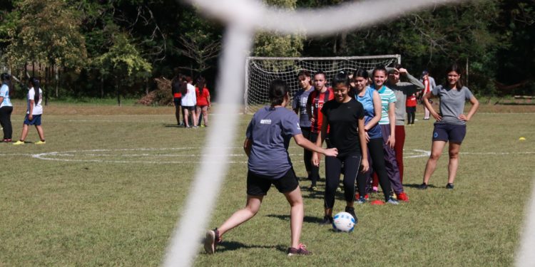 Deporte con propósito: Primer campamento deportivo femenino