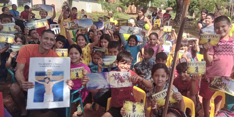 Miles escuchan el Evangelio en pequeñas localidades