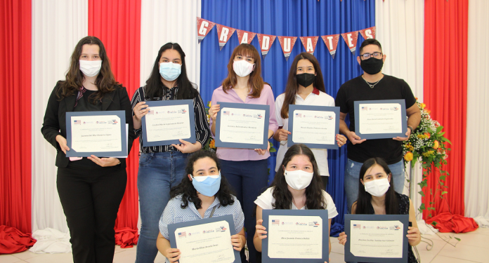 Jóvenes de escasos recursos pueden postular para acceder a 50 becas de inglés Jóvenes de escasos recursos pueden postular para acceder a 50 becas de inglés