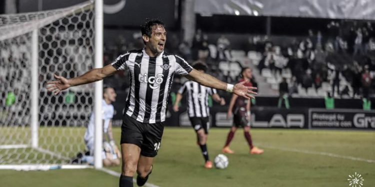 Agónica victoria del Gumarelo para mantener la ventaja en el liderato