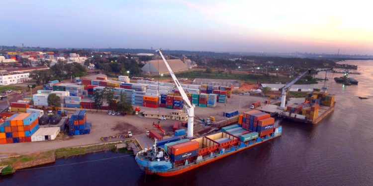 Comercio exterior registró exportaciones por casi US$ 4.300 millones a abril