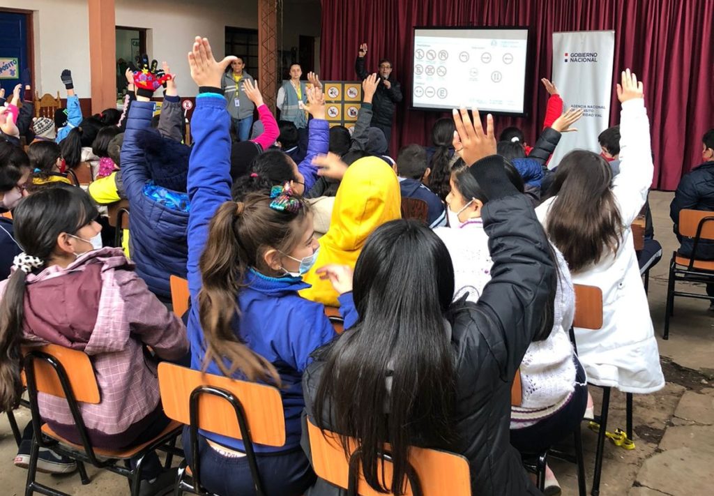 Apostando a la futura generación la ANTSV capacita a niños sobre seguridad vial