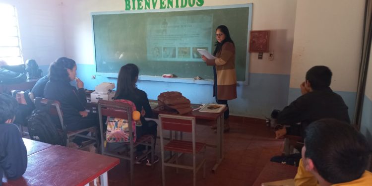 Alumnos reciben charlas acerca de la promoción de los principios y valores