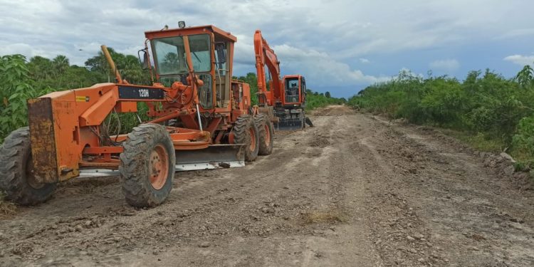 En Alto Paraguay se mejoraron 75 km de caminos entre Bahía Negra y Línea 28