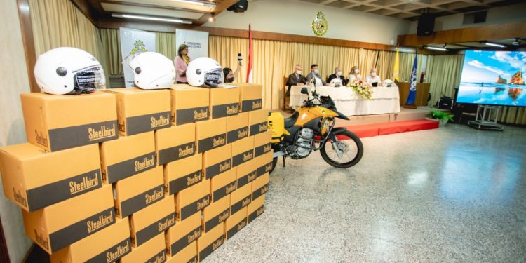 Convocan a motociclistas de Asunción a registrarse para recibir cascos certificados