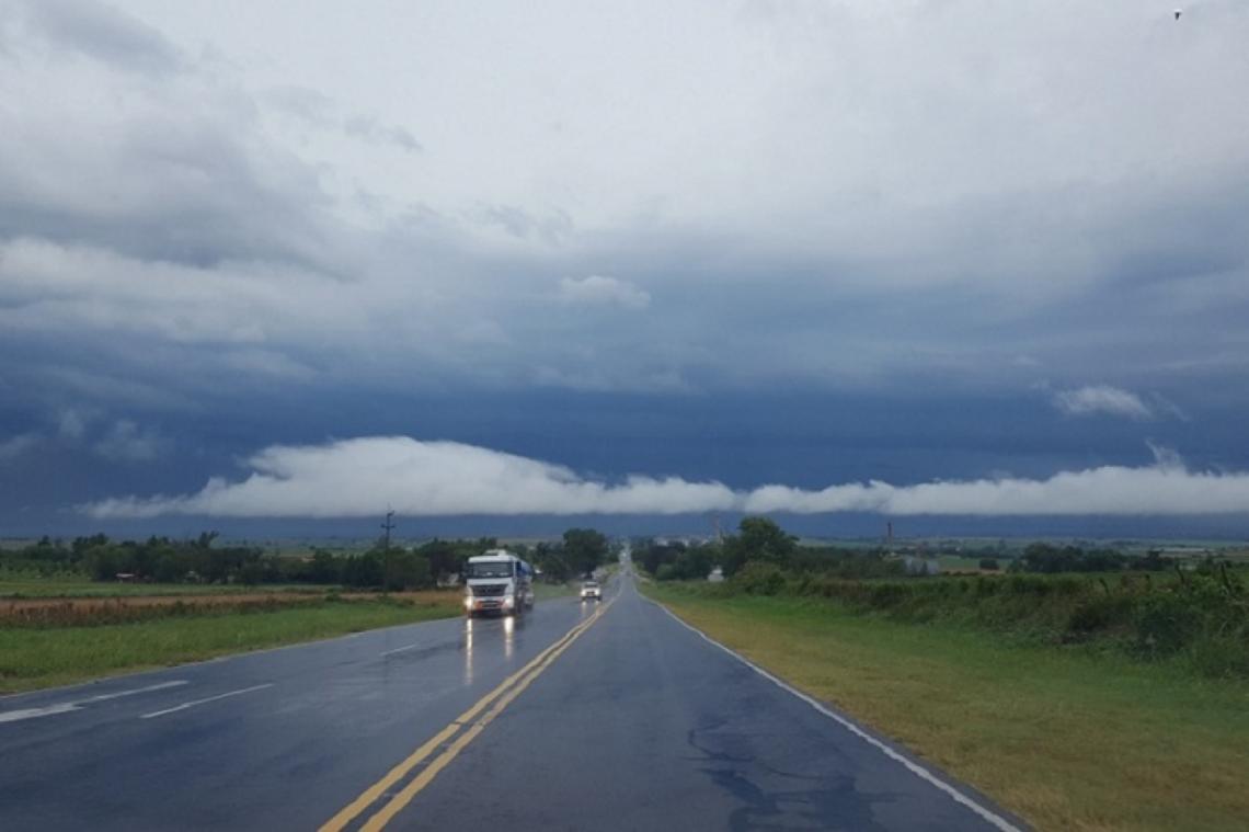 Lluvia con tormentas eléctricas predominarían hoy y el fin de semana