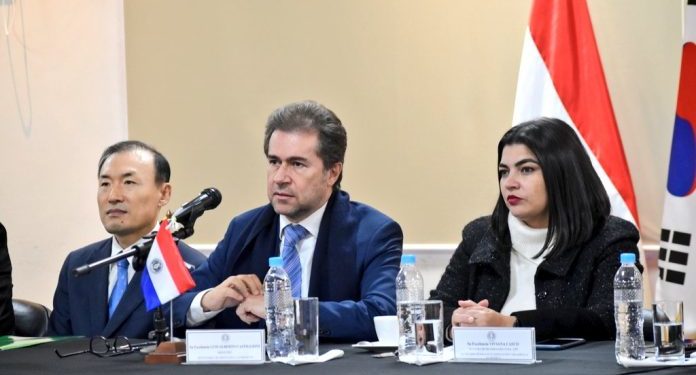 Autoridades participan de seminario sobre movilidad eléctrica con expertos de Corea