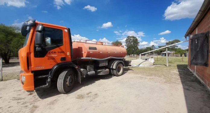 Prosiguen labores de regularización asfáltica y provisión de agua potable