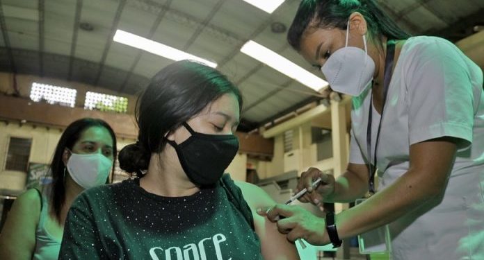 Vacuna contra el VPH para adolescentes está disponible en servicios de salud