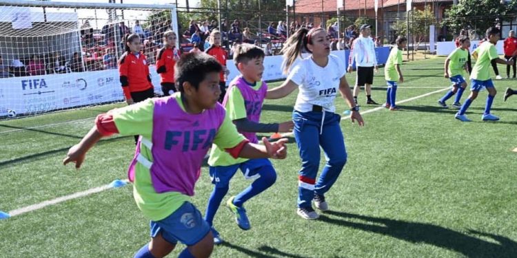Lanzaron programa “Futbol en las Escuelas”
