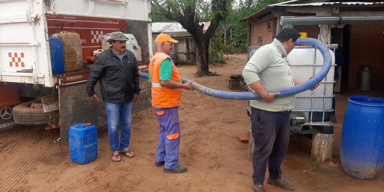 SEN distribuyó más de 20 mil litros de agua a comunidades afectadas por la escases