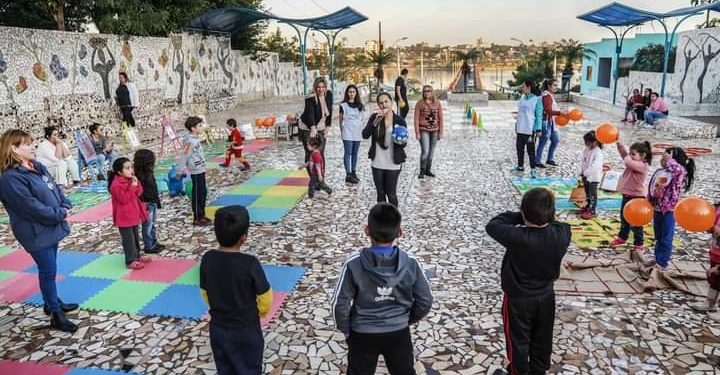 Niñas y niños de Encarnación se divierten en Ludotecas móviles Niñas y niños de Encarnación se divierten en Ludotecas móviles