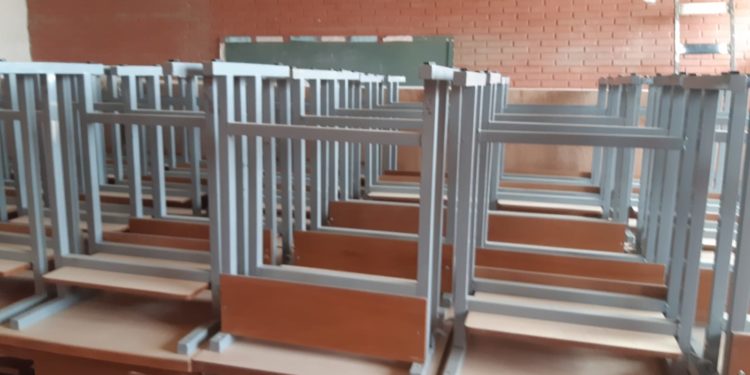 Gobernación de Boquerón impulsa la educación a través de aportes con mobiliarios a instituciones educativas