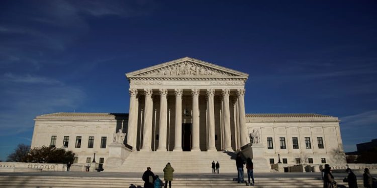 Corte Suprema de EEUU anula fallo que legalizó el aborto