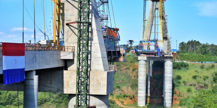 Tramo central del Puente de la Integración está a 76 metros de culminar Tramo central del Puente de la Integración está a 76 metros de culminar