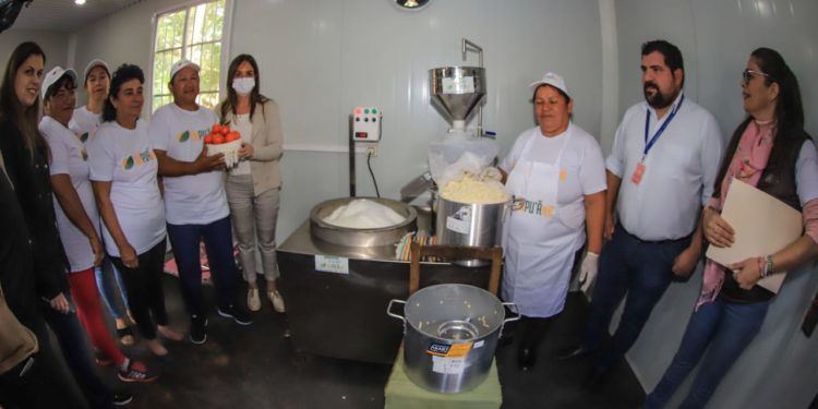 Oficina de la Primera Dama inaugura nuevo centro de producción de derivados de soja en Ypané