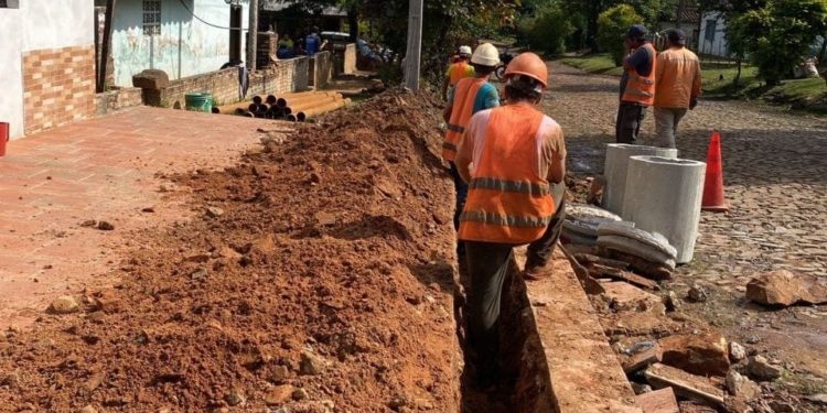 Avanza construcción de red cloacal en Tobatí Avanza construcción de red cloacal en Tobatí