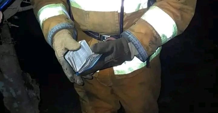 Biblia fue imbatible al fuego