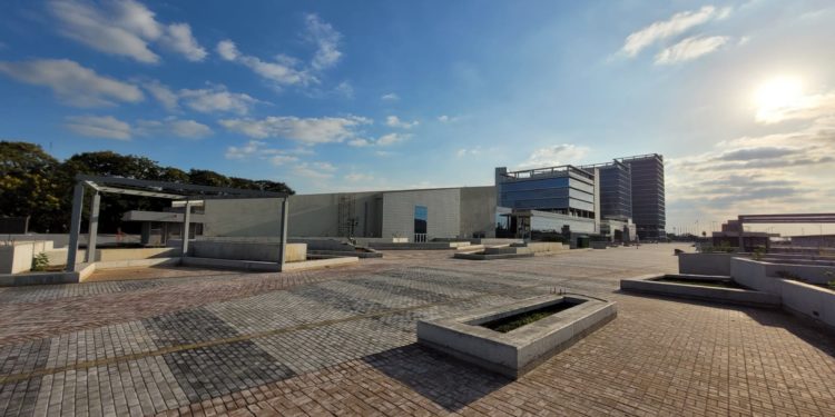 Torre del MEC es el primer edificio 100% terminado en la zona del Puerto de Asunción Torre del MEC es el primer edificio 100% terminado en la zona del Puerto de Asunción