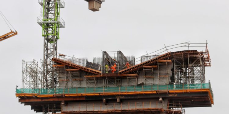 Autoridades verificaron avance del Puente Héroes del Chaco