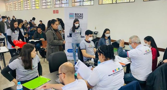 Un total de 2.631 jóvenes ya usufructúan becas universitarias de Itaipu