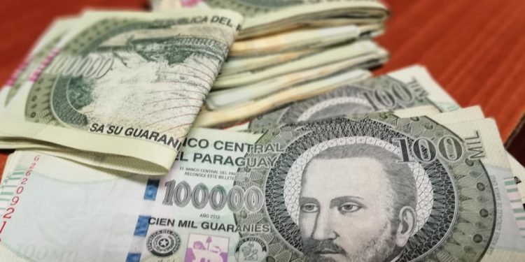 Sectores definirían porcentaje de aumento de salario mínimo Sectores definirían porcentaje de aumento de salario mínimo