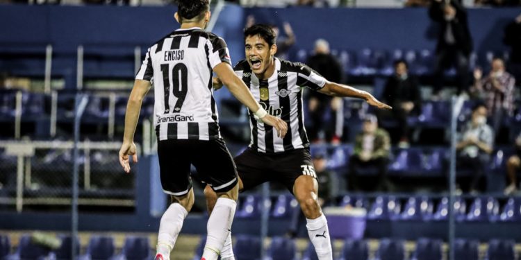 Goleada del Gumarelo que le permite acariciar el Apertura Goleada del Gumarelo que le permite acariciar el Apertura