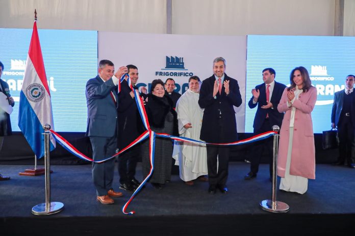 Presidente inaugura planta frigorífica que empleará a unas 600 familias en Limpio